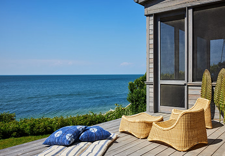 Waldorf Astoria <br><i> New York Living with America’s Elite</i>