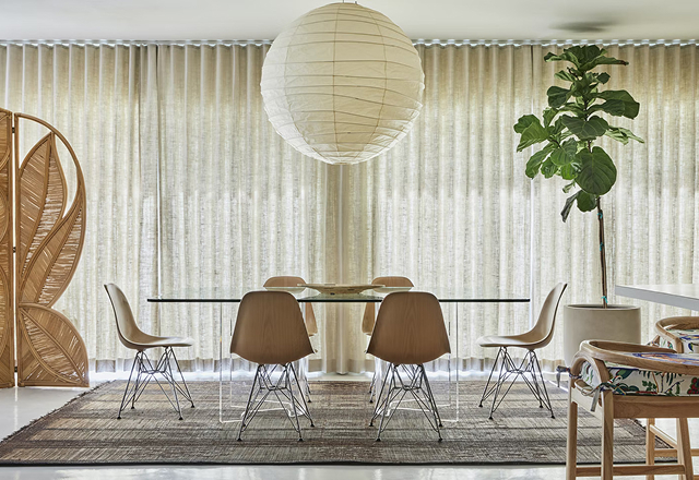 The Black Badge Spectre <br><i>also redefines the high-class personality </i>