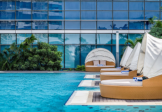 Waldorf Astoria <br><i> New York Living with America’s </i>