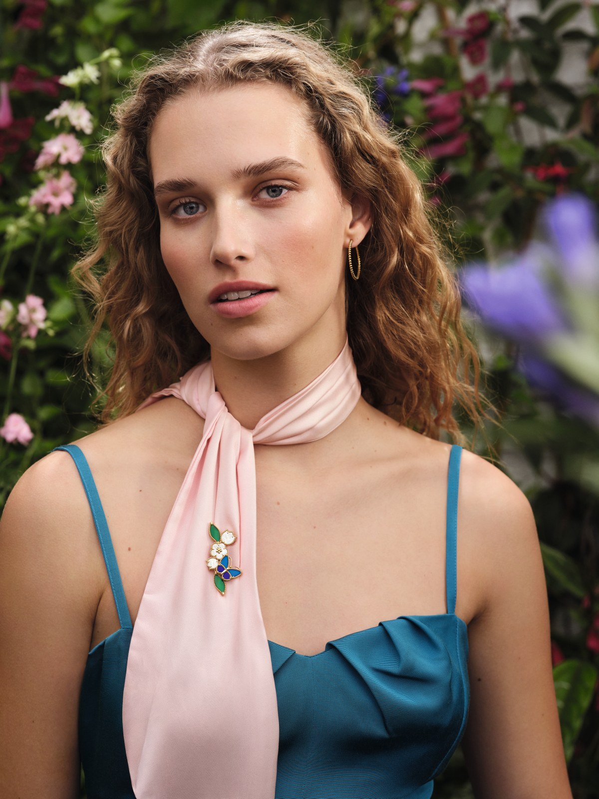 Xuân về, khi thiên nhiên chuyển mình trong nhịp thở tái sinh, Van Cleef & Arpels lại mở ra một chương mới đầy thi vị