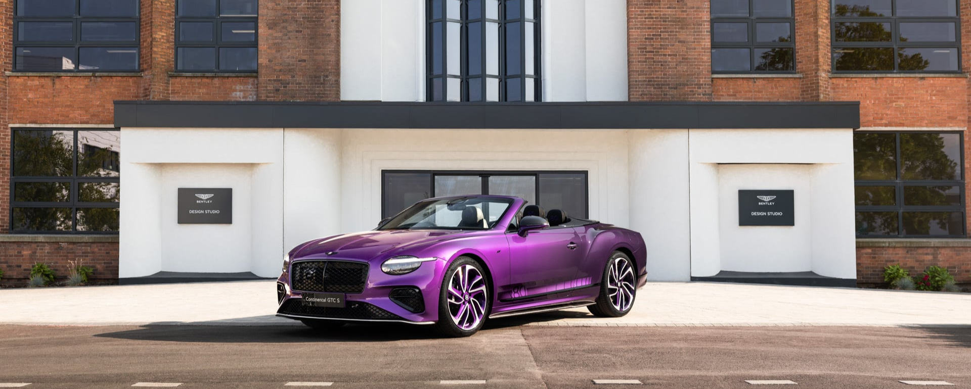 BENTLEY CONTINENTAL GTC 80TH ANNIVERSARY EDITION<br> <i>Sắc Tím Chuyển Màu Tôn Vinh 80 Năm Crewe</I>